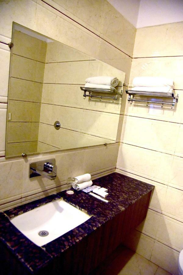Hotel D S Inn Amritsar Exterior photo