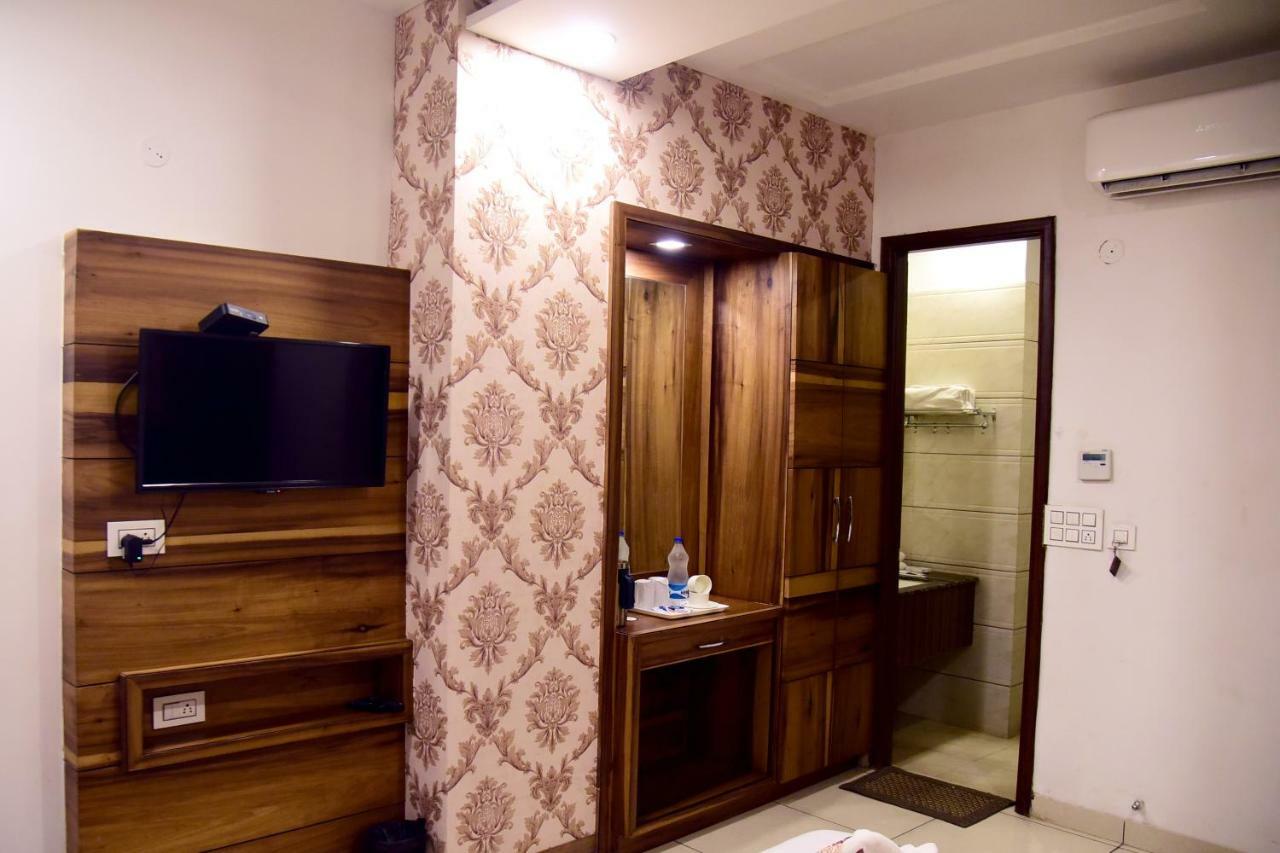 Hotel D S Inn Amritsar Exterior photo