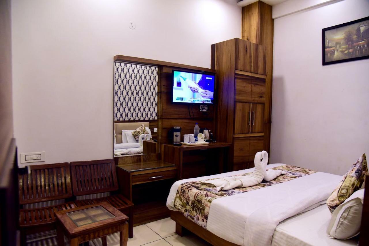 Hotel D S Inn Amritsar Exterior photo